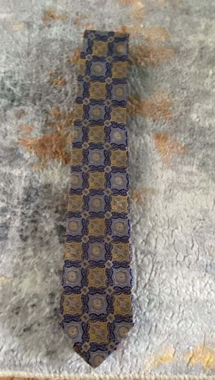 Fratelli Moda Men's Geometric Medallion Print 100% Silk Necktie